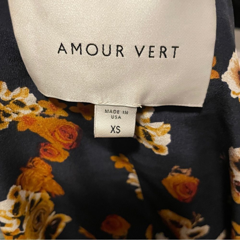 Amour Vert Wrap Dress - Picture 4 of 6